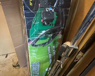 Garage - Hedge trimmer and more 