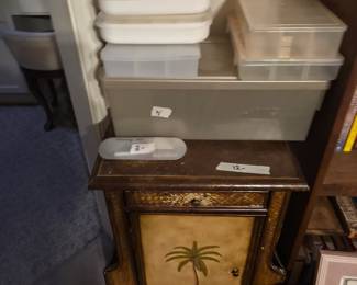 Small cabinet & plastic containers