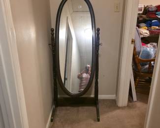 Mirror on stand