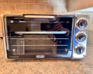 DeLonghi rotisserie/convection oven.