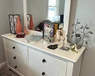 Mirrored 6 drawer dresser.