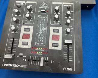 Behringer VMX100USB Professional 2-Channel DJ Mixer