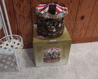 Merry go round display