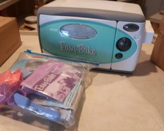 Childs Easy bake oven and assessories