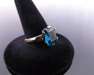 14k Yellow Gold Diamond Accented Topaz Ring Size 7
