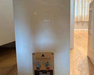 Triangle bookshelf speakers