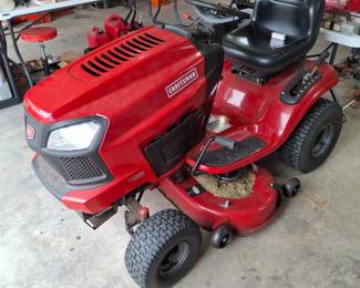 Craftsman Riding Mower - Runs Excellent! 42inch Deck, 19hp. Briggs and Stratton Engine.