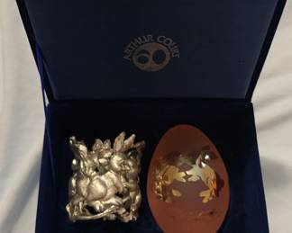 Arthur Court 1997 Pink Etched Bunnies Glass Egg With Stand New In Box