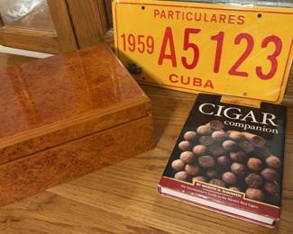 Cigar Companion Burled Veneer Humidor Cuban Plate  Book