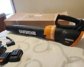 Worx 20V Cordless Leaf Blower 4 Batteries And A Chager