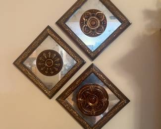 3 decorative pieces 