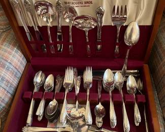 Large Set Silverplate in case