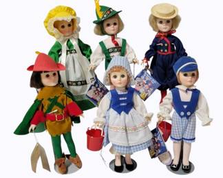 124 - The Wonderful World of Effanbee Dolls, qty 6
