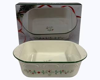 4020x - Pfaltzgraff Winterberry Square Baker in Box 9 x 11.75

