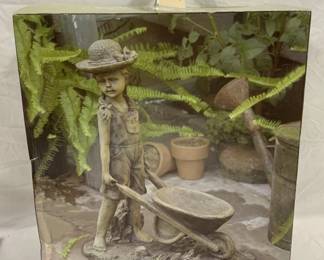 4134 - Kirkland's Signature Statue in Box, 16"
