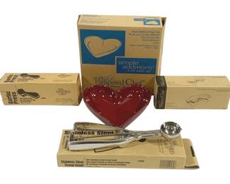 4216 - Lot of Assorted Pampered Chef Items
