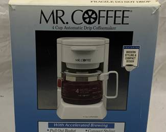 4124 - Mr Coffee 4 Cup Automatic Coffee Maker In Box as-is electric/electronic item, no guarantee all components are present, untested.
