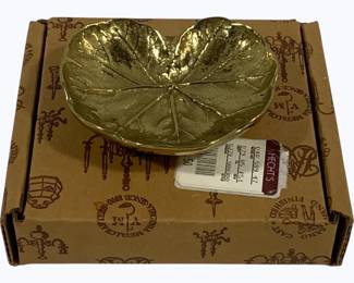 4074x - Virginia Metalcrafters Brass Geranium Leaf w/ box, 4 x 4

