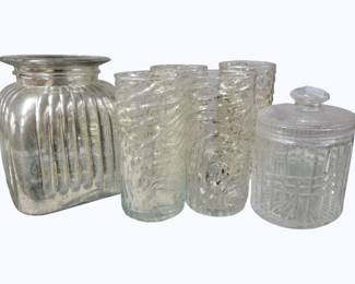 2975 - Assorted Glass Items
