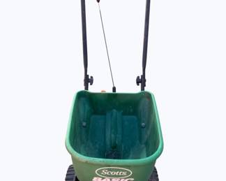 7425 - Scott's Spreader 32 x 36 x 12
