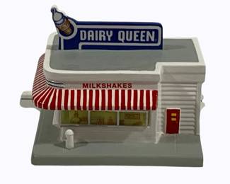 2174 - Hawthorne Village "Dairy Queen" Sculpture w/ box Lighted used as-is electric/electronic/mechanical item - no guarantee all components, untested

