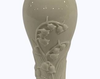 4008 - Lenox Vase 5.75"
