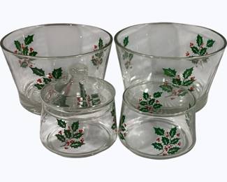 4037x - 4 Glass Christmas Dishes 7 x 4.5 / 5"
