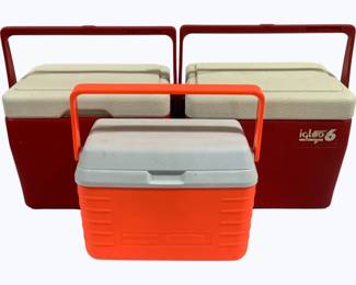 4122 - 3 Rubbermaid & Igloo Coolers
