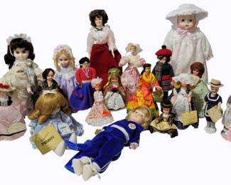 118 - Lot of Assorted Dolls
