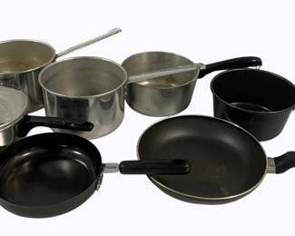 4153x - Lot of Assorted Pots & Pans

