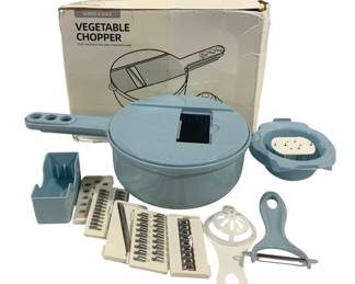 4230 - Shred & Slice Vegetable Chopper w/ accessories
