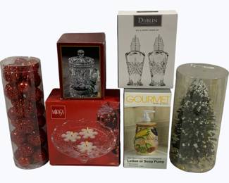 4144 - 6 Assorted Decorative Items in Boxes
