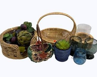 2824 - Assorted Items
