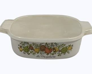 4218 - Corning Ware 2 quart Casserole Dish w/ storage lid
