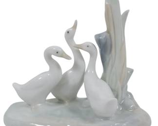 76 - Lladro Figurine 4.5"
