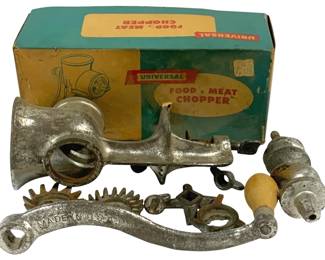 4175 - Vintage Universal Food, Meat Chopper in Box

