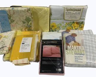 4113 - Assorted Linens, new in packaging

