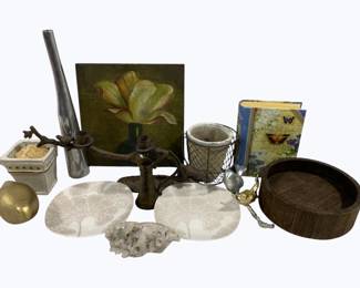 2977 - Assorted Items
