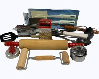 4138 - Assorted Kitchen Utensils

