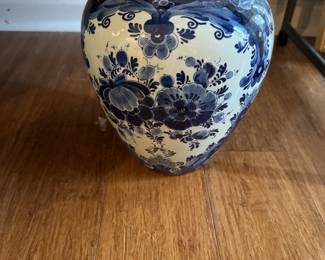 Delft vase