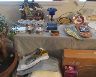 Fabric, Zumba, vintage glass, mini dominos game, silk napkins, Limoges, B & G, etc