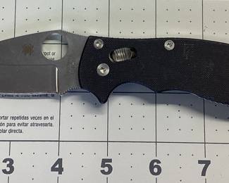 SPYDERCO MANIX 2 KNIFE BLACK G-10 SCALES IN SATIN, CLEAR LOCK RELEASE