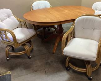 (4) LANE VENTURE COASTAL RATTAN ROLLING DINING CHAIRS & PEDESTAL TABLE NO SHIPPING PICKUP ONLY