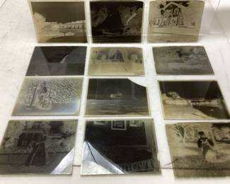 GROUP OF ANTIQUE GLASS PHOTOGRAPHIC NEGATIVES