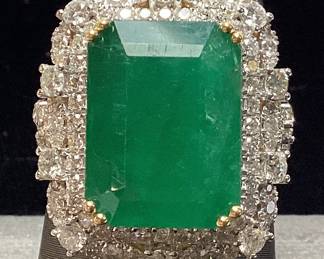 18KT YELLOW GOLD EMERALD & DIAMOND RING, SIZE 7.5, 9.55ct EMERALD, 1.73cts DIAMONDS, 9.8g TOTAL WEIGHT, AIGL APPRAISAL $30,543.00