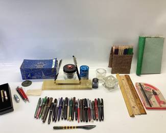 COLLECTION OF VINTAGE FOUNTAIN PENS WITH ONYX DESK PEN HOLDER. HANDMADE PAPER AND PENCILS