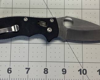 SPYDERCO MANIX 2 KNIFE BLACK G-10 SCALES IN SATIN, CLEAR LOCK RELEASE