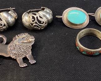 STERLING SILVER JEWELRY, MEXICAN TURQUOISE EARRINGS, HOOP EARRINGS, FOO DOG BROOCH, SIZE 7.5 RING, 34.06g TOTAL WEIGHT