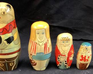 VINTAGE 5 PIECE RUSSIAN NESTING DOLL
