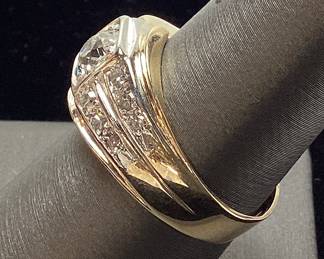 2-TONE 14KT GOLD DIAMOND RING, SIZE 8.5, 0.75ct EUROPEAN CUT CENTER DIAMOND, 0.12cts ADJACENT DIAMONDS, 6.9g TOTAL WEIGHT, GGA APPRAISAL $13,820.00